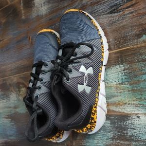 Under armour boy shoes
